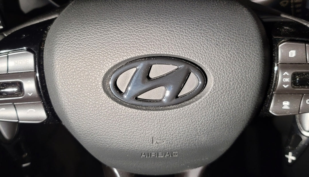 Hyundai Black Steering Logo Cover - Image 3