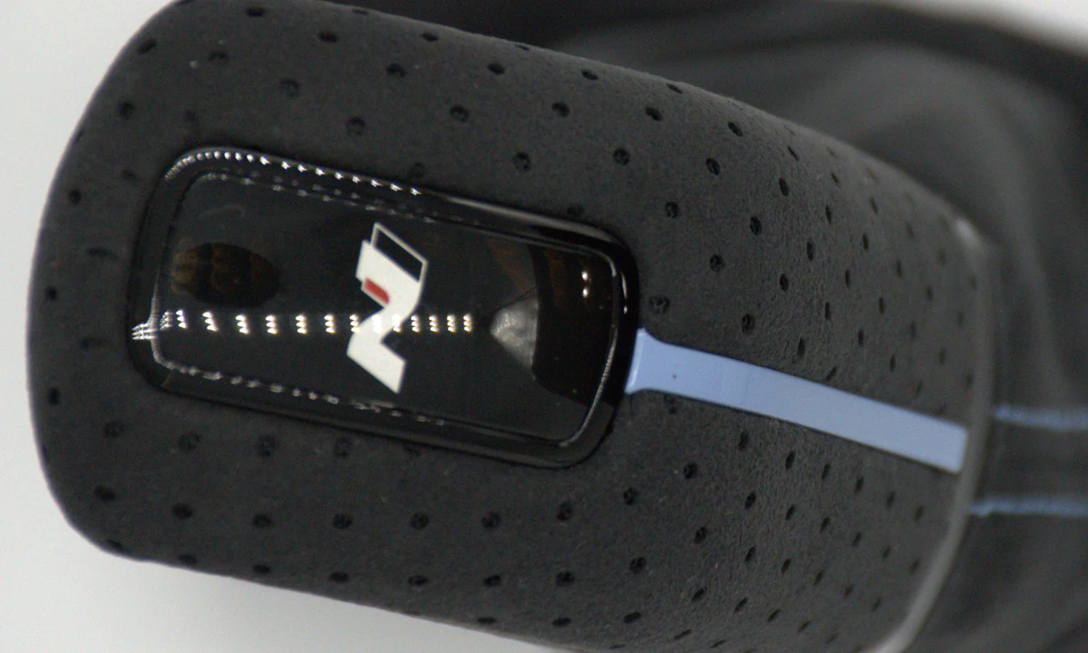 N Performance DCT Shifter Knob and Boot Alcantara Kona N - Image 3